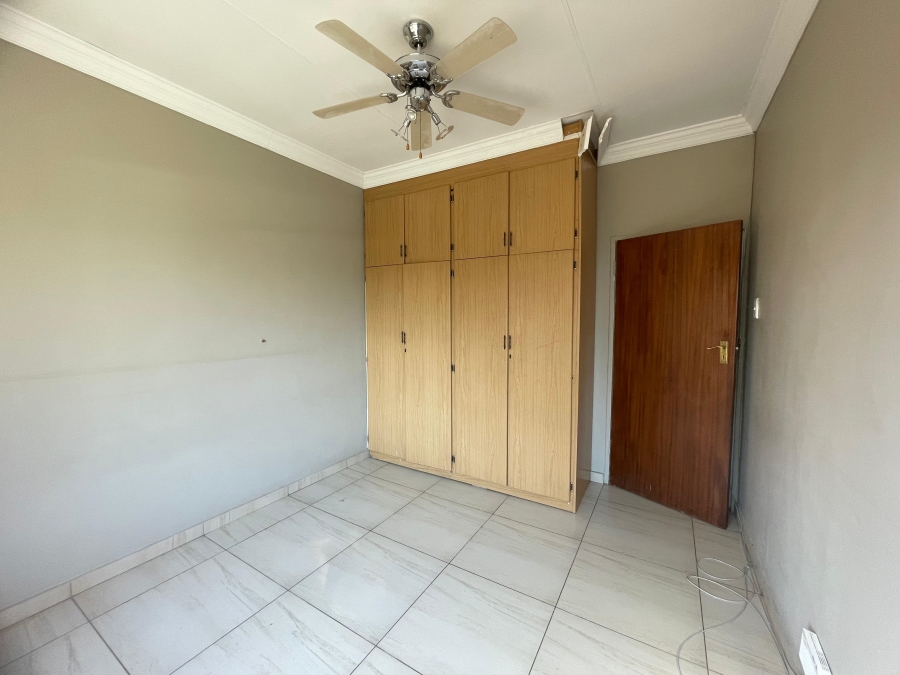 6 Bedroom Property for Sale in Ifafi North West